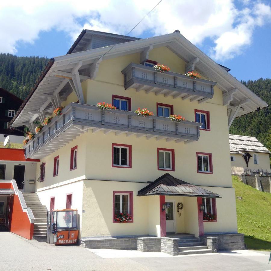 Edelweiss - Bergdorf 1423m - Park, Sleep & Hike *